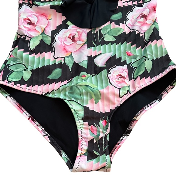 ModCloth Ruffle Floral One Piece Swimsuit Size Large NWOT - Picture 3 of 7